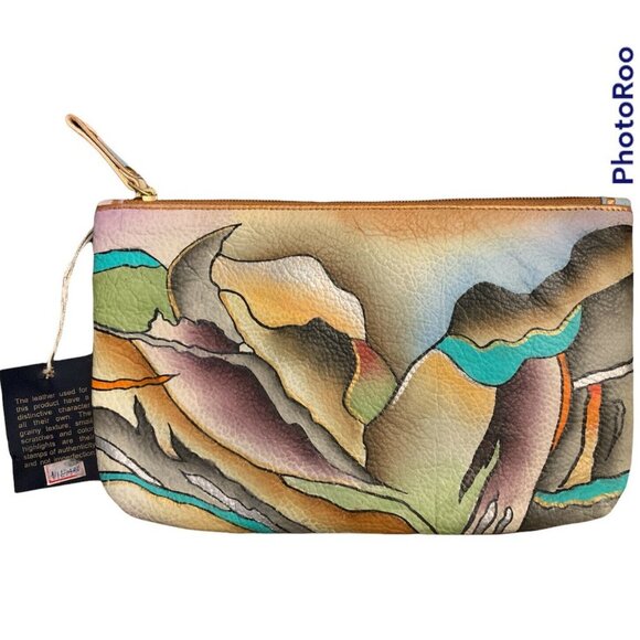 NWT MAGNIFIQUE LEATHER COSMETIC CASE CLUTCH ABSTRACT PRINT HAND PAINTED - Picture 3 of 4